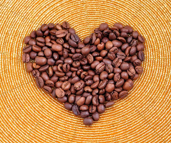 Coffe nasiona kształt serca na Walentynki — Zdjęcie stockowe
