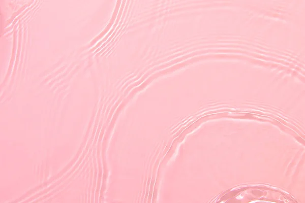 粉色透明清澈的水面纹理夏季背景 — 图库照片
