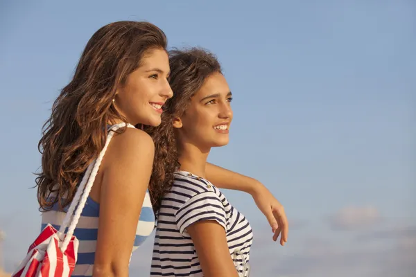 Adolescenza in vacanza — Foto Stock