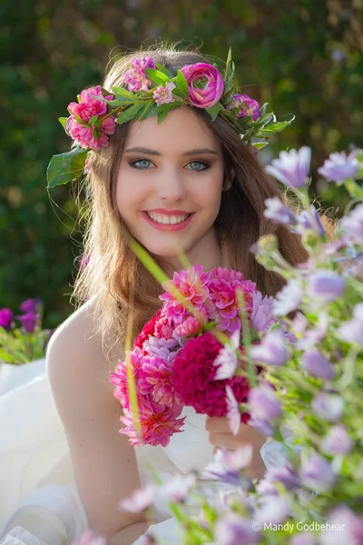 Natural beauty summer young woman — Stock Photo, Image