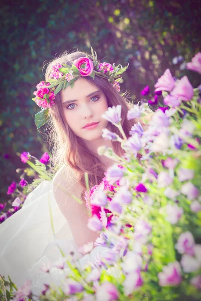 Belleza natural, hada de las flores . — Foto de Stock