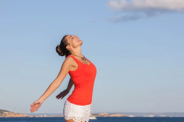 Donna in vacanza a Maiorca — Foto Stock