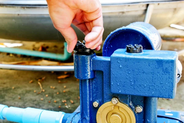 Riparazione pompa dell'acqua — Foto Stock