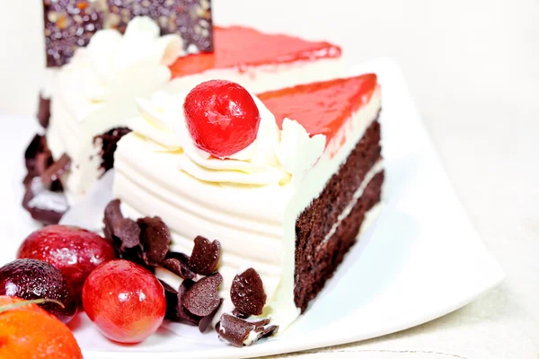 Gâteau au chocolat cerise — Photo
