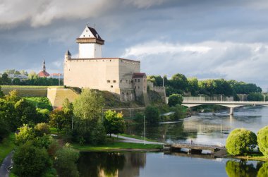 Alman kale narva, Estonya