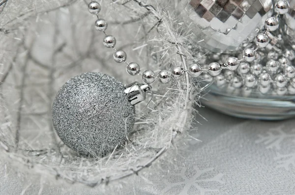 Gümüş Boncuklar ve küreler — Stok fotoğraf