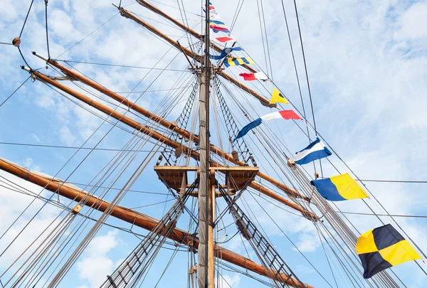 Mast eines alten Segelschiffs — Stockfoto