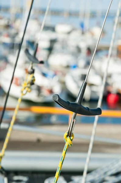 Close-up shot van touw. genomen op een scheepswerf. — Stockfoto