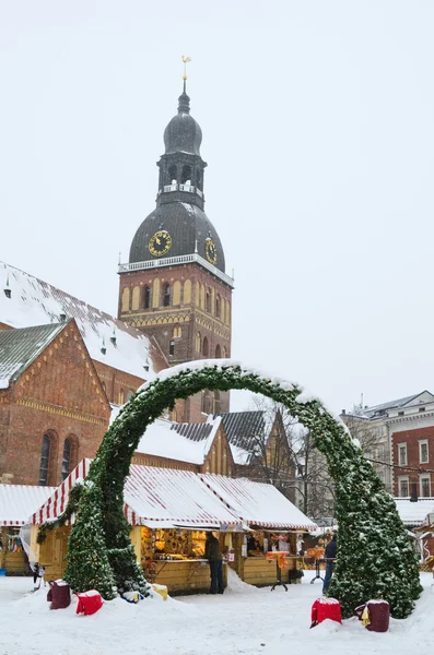 Der weihnachtsmarkt in riga — Stockfoto