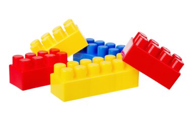 çok renkli plastik yapı taşları, izole beyaz