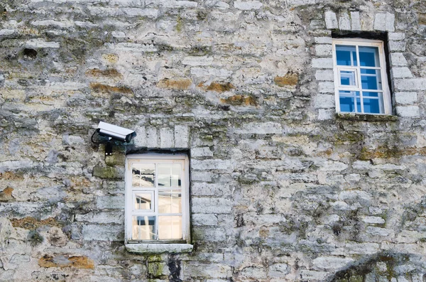 Vidéo de la chambre sur une façade du bâtiment — Photo