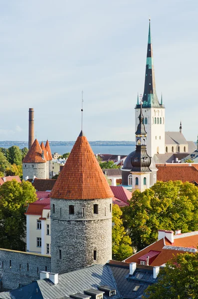 Towers of a fortification of Old Tallinn — Stock Photo, Image