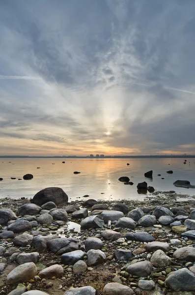 Stony coast of Baltic sea early in the morning — Stock Photo, Image