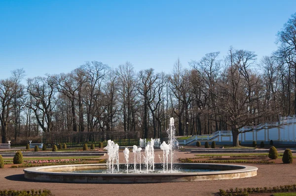 Jardins do Palácio Kadriorg em Tallinn, Estónia — Fotografia de Stock