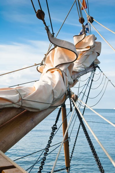 Bowsprit do veleiro de madeira fechar — Fotografia de Stock