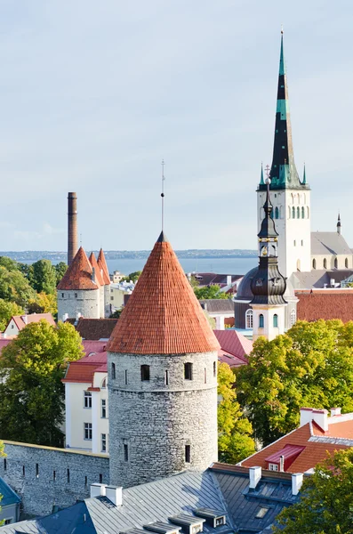 Towers of a fortification of Old Tallinn — Stock Photo, Image