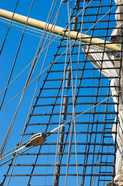 Mast with sails of an old sailing vessel — Stock Photo, Image