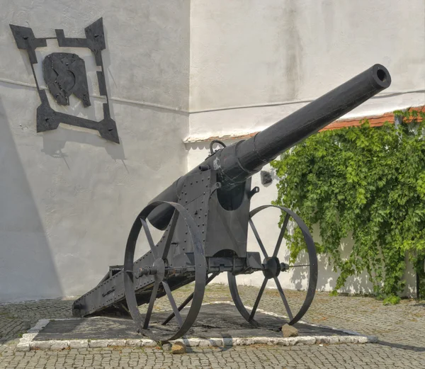 Vecchio cannone dalla fortezza di Brasov — Foto Stock