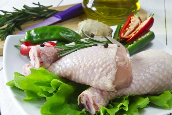 Cosce di pollo fresche — Foto Stock