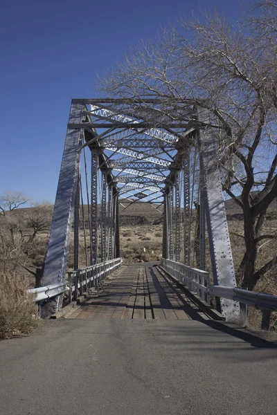 Старый стальной мост — стоковое фото