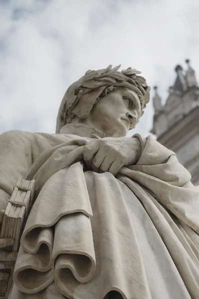 Dante alighieri heykeli