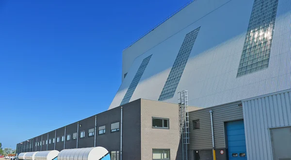 Salão de produção de uma fábrica moderna — Fotografia de Stock