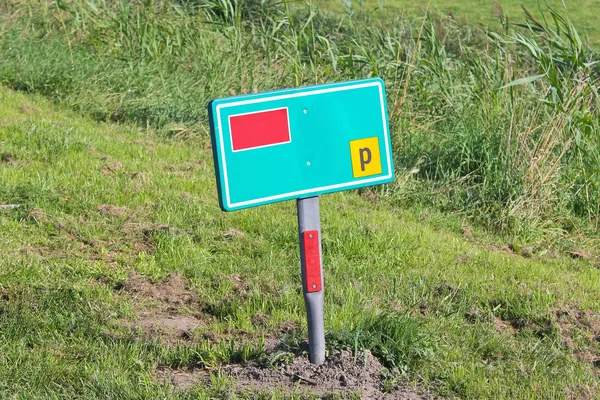 Road sign on the side of the road — Stock Photo, Image