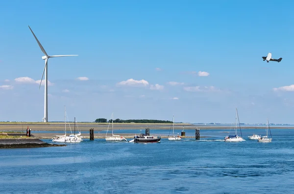 Vacances sur le lac hollandais. Compétition de voile. Pays Bas — Photo