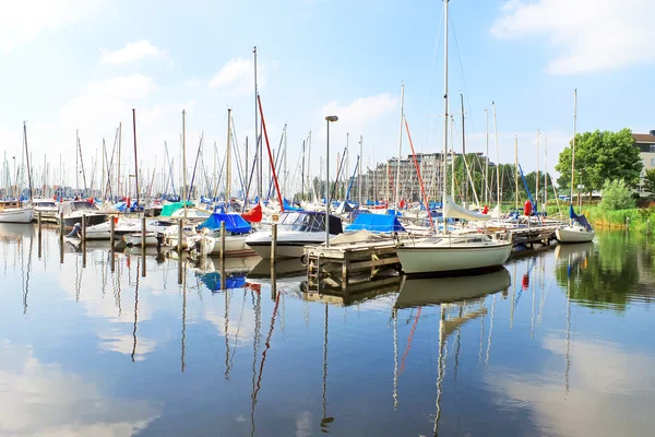 Boats at the marina Huizen. Netherlands — Stock Photo, Image