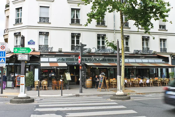 Dans les rues de Paris. France — Photo