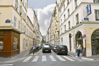 Paris'in merkezinde şeritte. Fransa