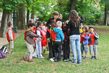 Paris, Fransa - 10 Temmuz: Fransız kimliği belirsiz çocuklarla grup