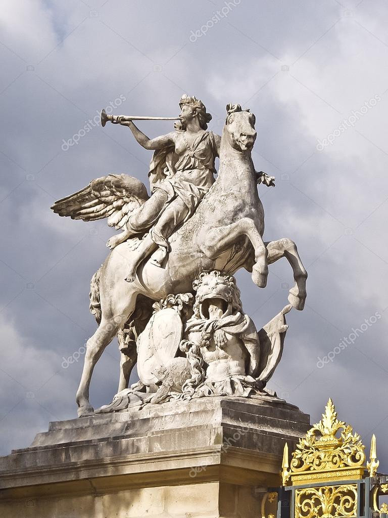 Horse statue in the center Paris. France — Stock Photo © Nicknick_ko