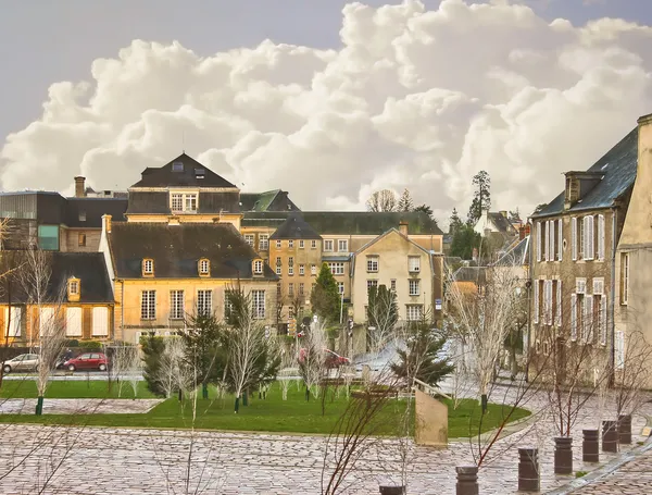 Bomen in het park bayeux. Normandië. Frankrijk — Stockfoto