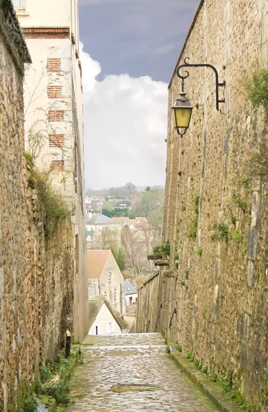 Enge steinerne Gasse in Chartres. Frankreich — Stockfoto