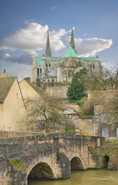 Chartres Fransız şehir içinde eski bir köprü. — Stok fotoğraf