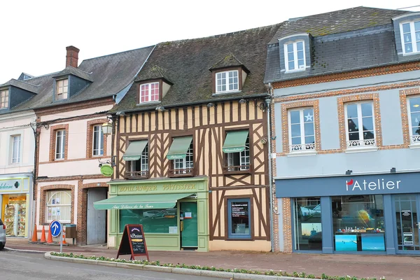 Verneuil-sur-avre sokaklarda. Fransa — Stok fotoğraf