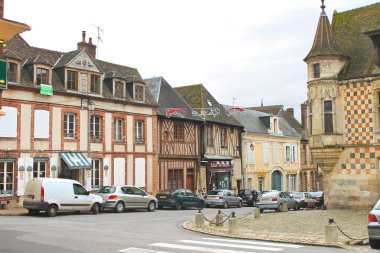 verneuil-sur-avre sokaklarda. Fransa