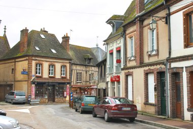 verneuil-sur-avre sokaklarda. Fransa