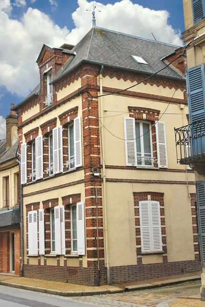 Maison de maître en pierre urbaine. France — Photo