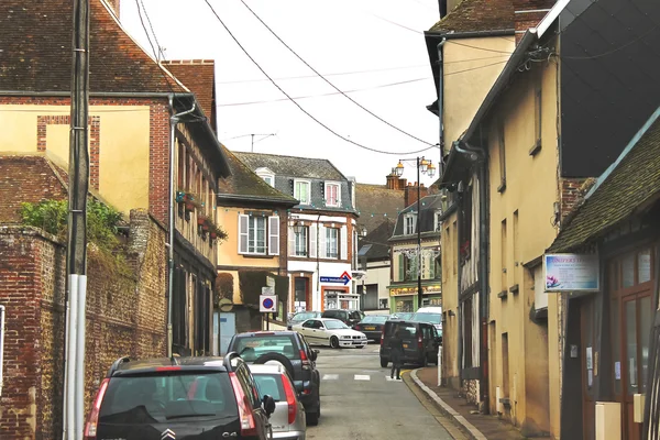 Na ulicach verneuil-sur-avre. Francja — Zdjęcie stockowe