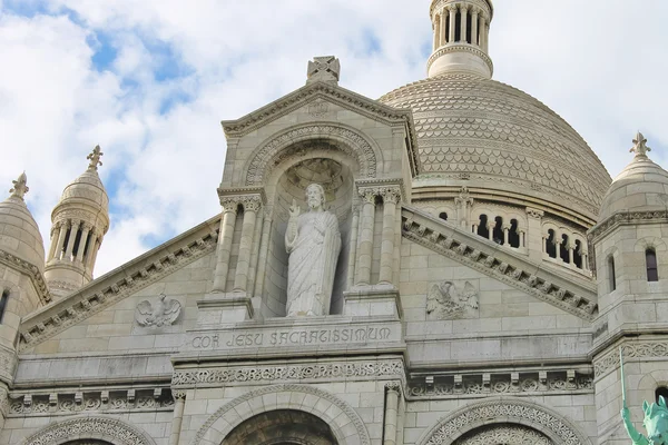 Montmartre. sacre coeur Bazilikası İsa heykeli. — Stok fotoğraf