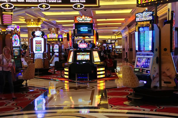 Slot machines in the Palazzo Hotel in Las Vegas — Stock Photo, Image