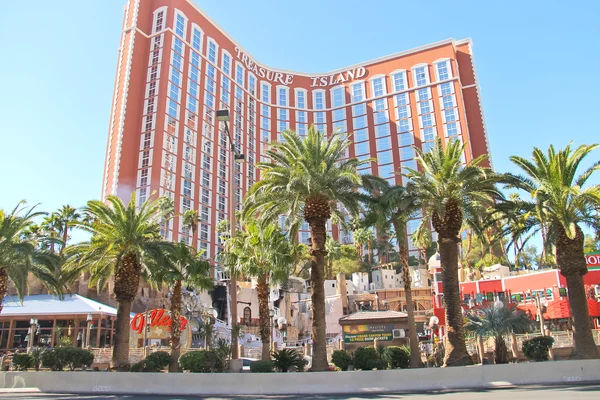 Treasure island hotel en casino in las vegas — Stockfoto