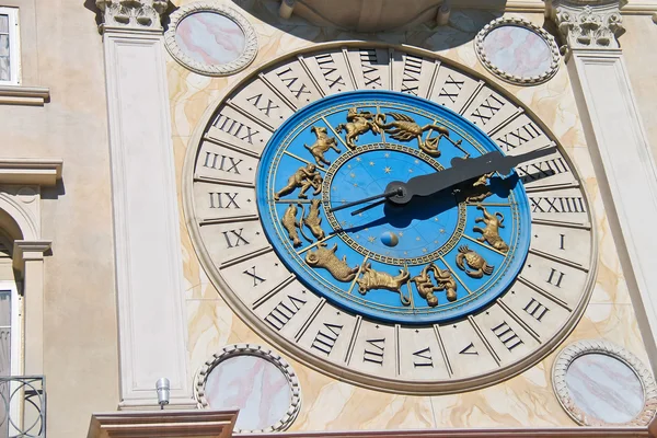 The clock on the tower in Venetian Hotel in Las Vegas — Stock Photo, Image