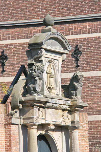 Sculpturale samenstelling in dordrecht, Nederland — Stockfoto