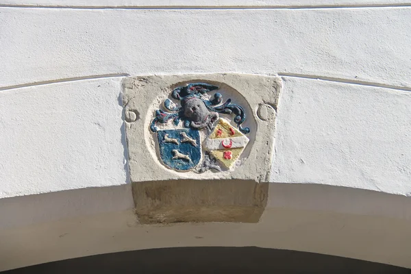 Escudo de armas en la pared de un edificio en Dordrecht. Países Bajos —  Fotos de Stock