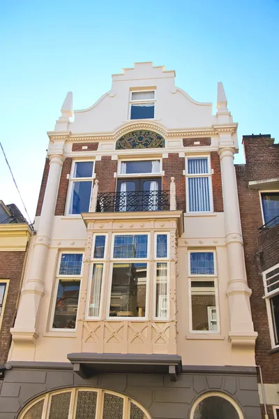 Casa de cidade holandesa tradicional, Países Baixos . — Fotografia de Stock