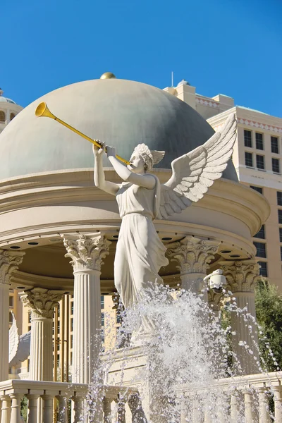 Standbeeld van cherub in Caesars palace in las vegas — Stockfoto