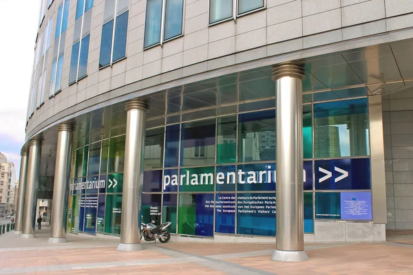 Edificio del Parlamento Europeo en Bruselas — Foto de Stock